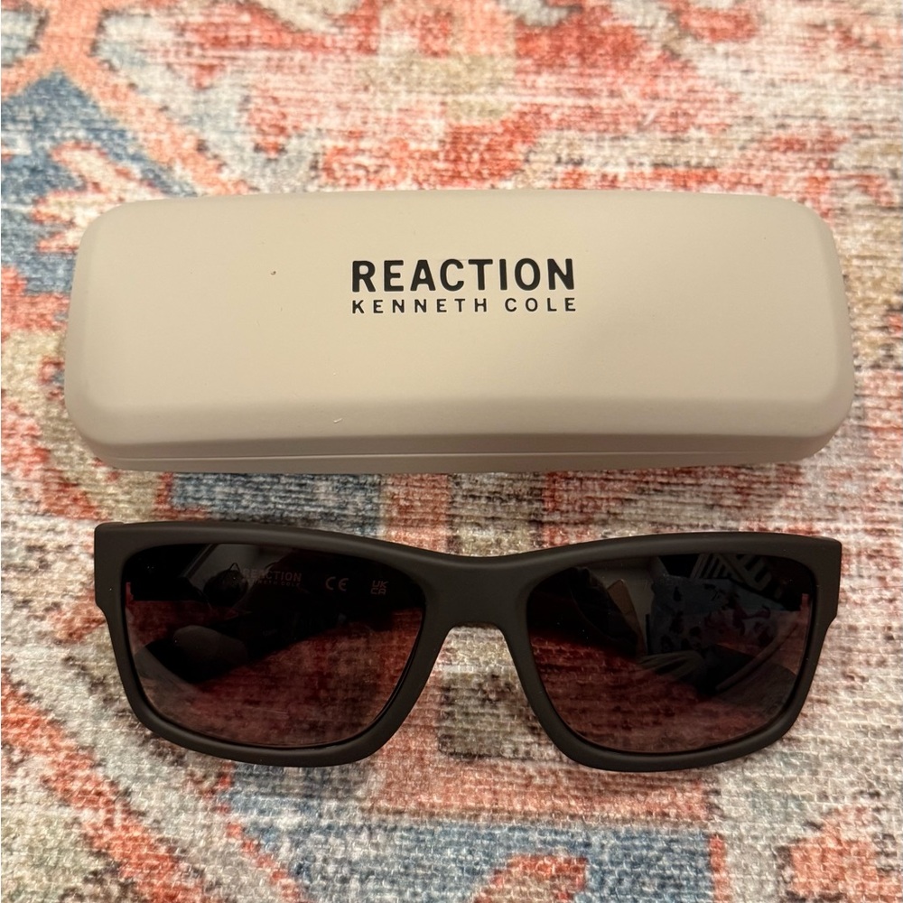 BRAND NEW Kenneth Cole Reaction KC1246 Sunglasses